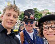 bendzko Im Gegensatz zu Tim Bendzko haben wir wirklich die Welt gerettet.